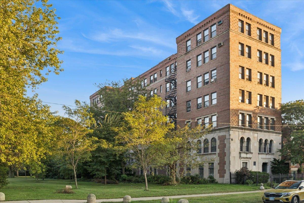 3017 E 78th St. #4B, Chicago, IL 60649