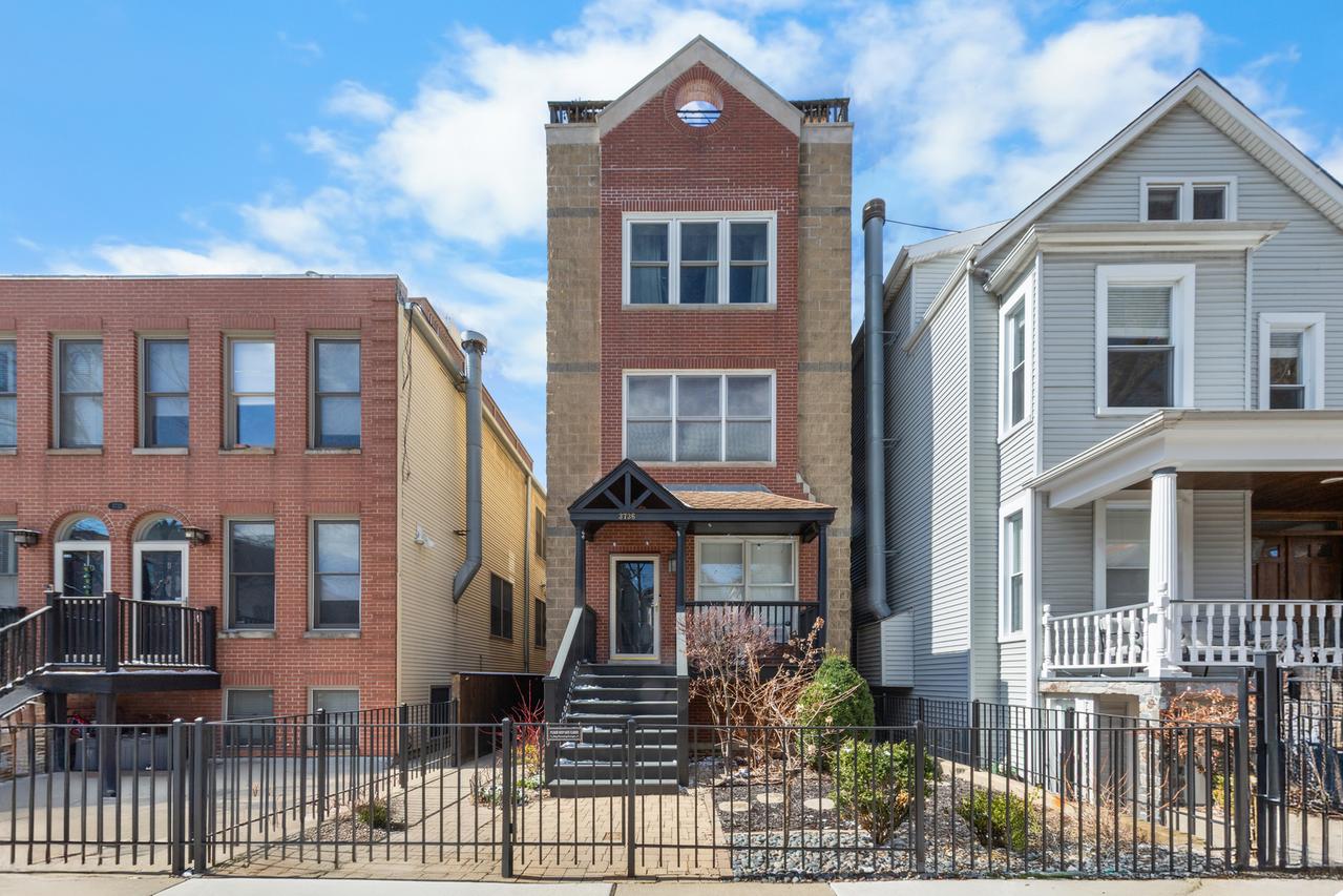 3736 N Janssen Ave. #A, Chicago, IL 60613