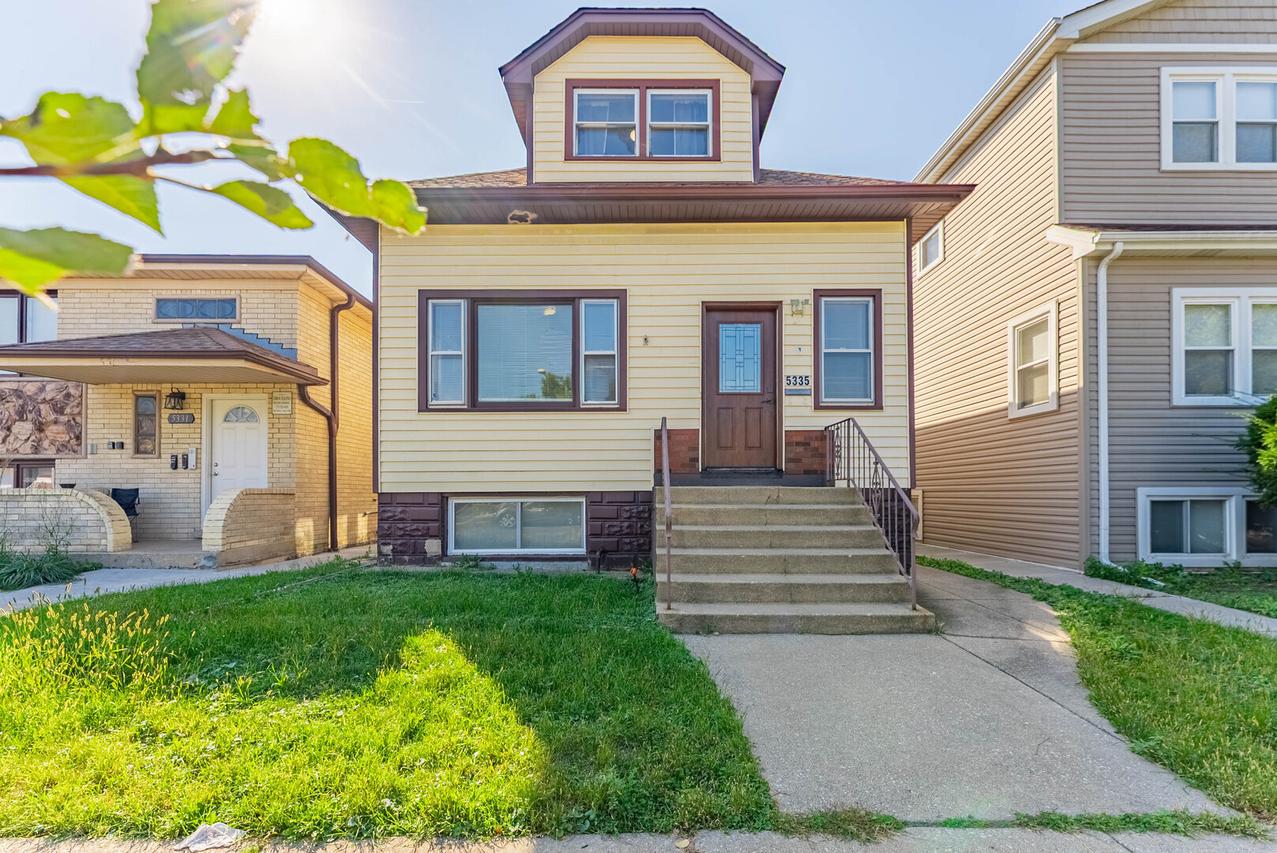 5335 W Barry Ave., Chicago, IL 60641