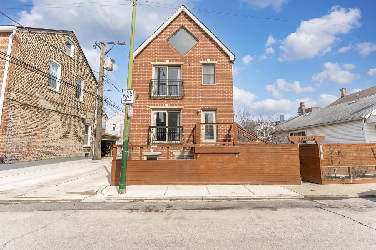 1024 W 18th Pl., Chicago, IL 60608