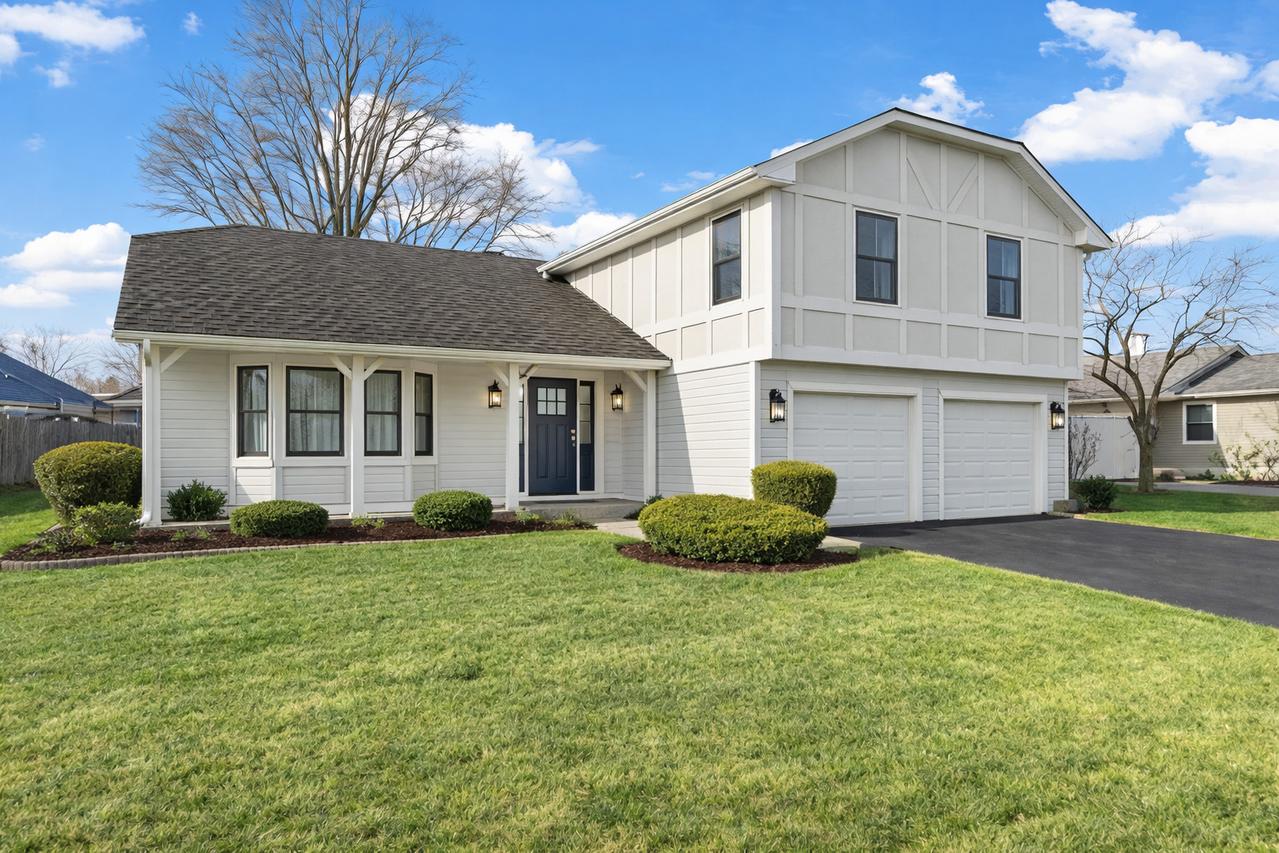 3790 Whispering Trails Dr., Hoffman Estates, IL 60192