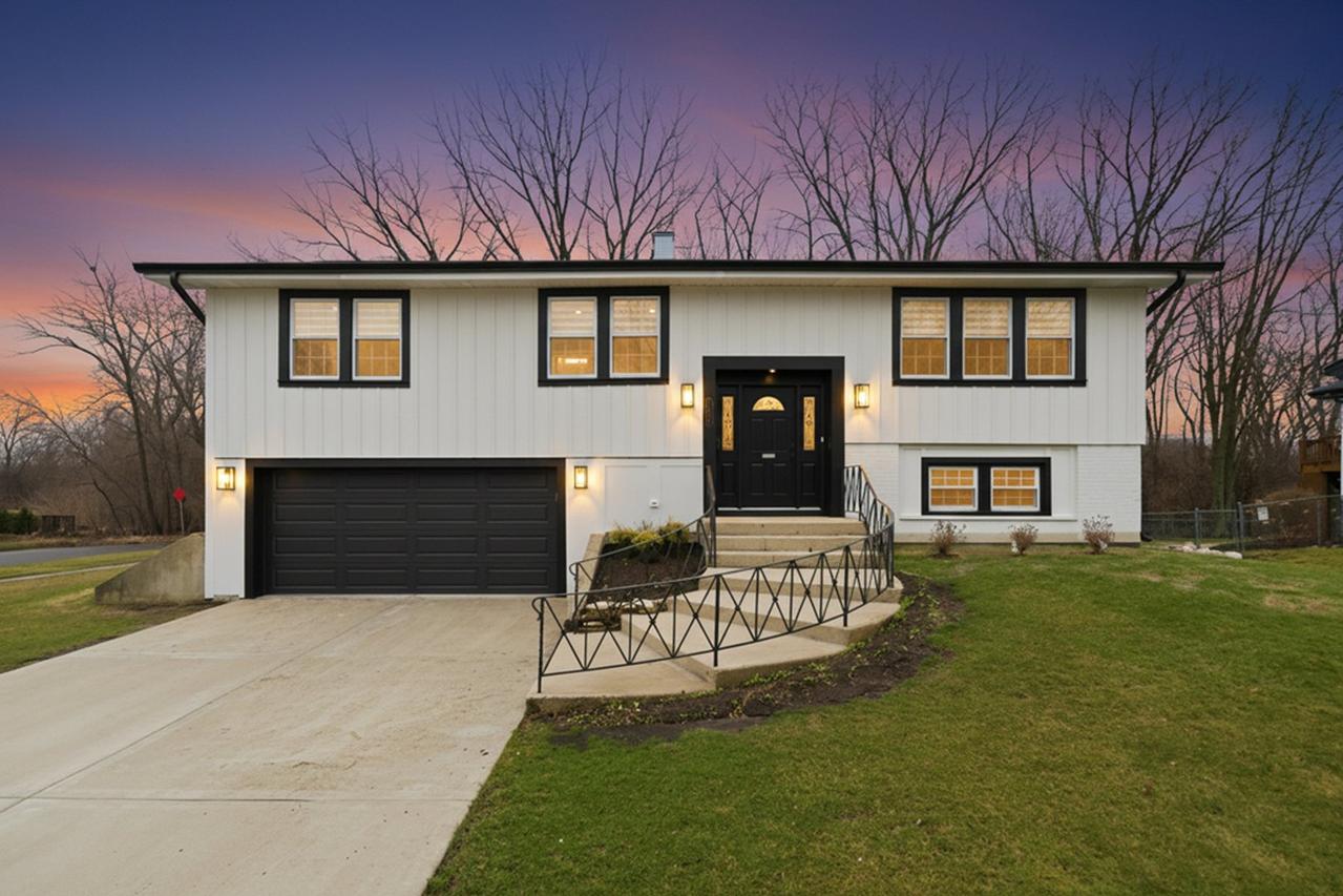 2S245 Mayfield Ln., Glen Ellyn, IL 60137