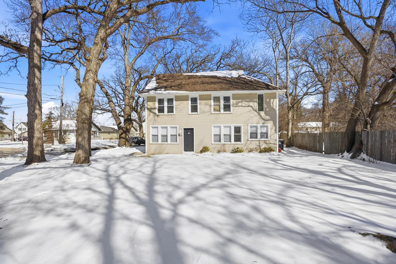 2908 Oakwood Ave., Mchenry, IL 60051