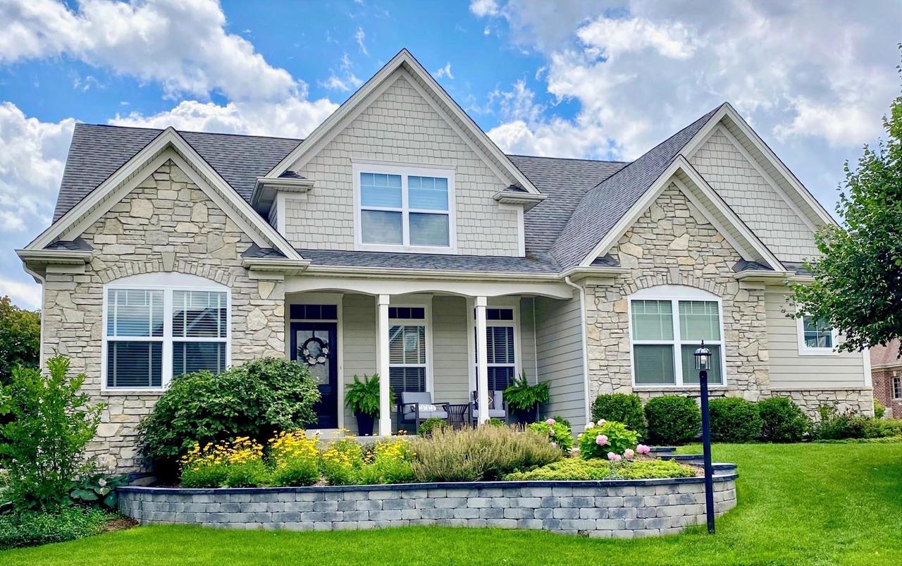 2061 Windham Cir., Wheaton, IL 60187