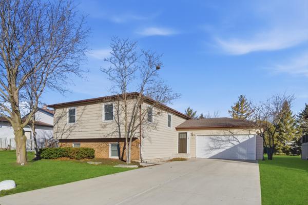 766 Michigan Ave., South Elgin, IL 60177