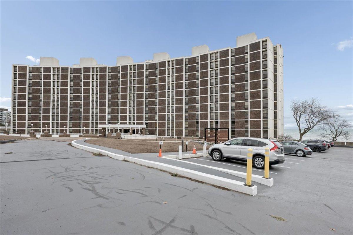 1500 Sheridan Rd. #6H, Wilmette, IL 60091