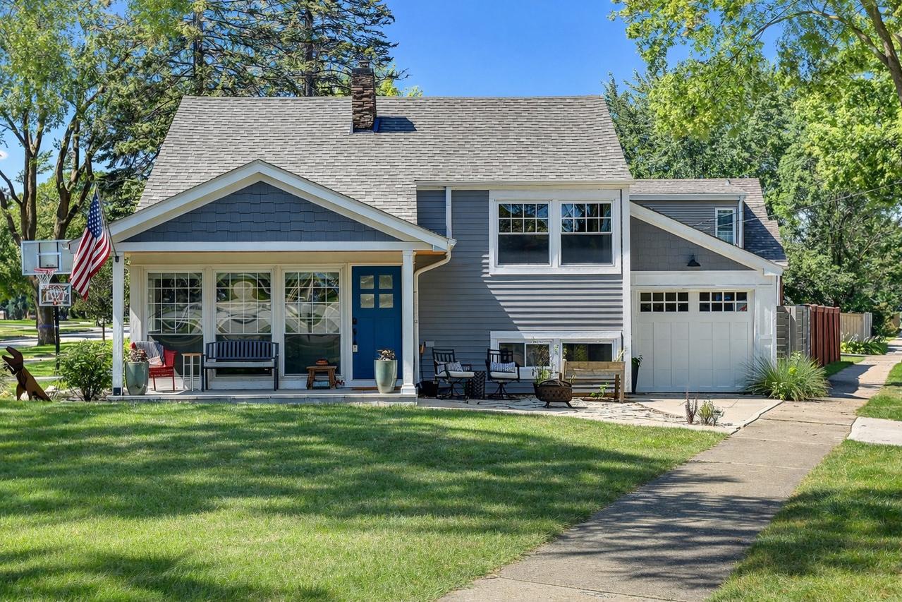 291 E Wilson St., Elmhurst, IL 60126