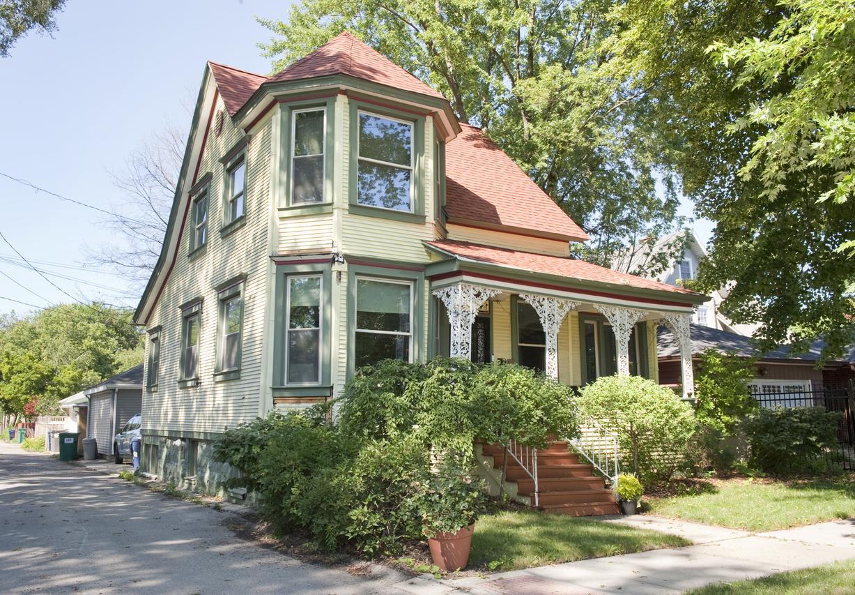 812 Augusta St., Oak Park, IL 60302