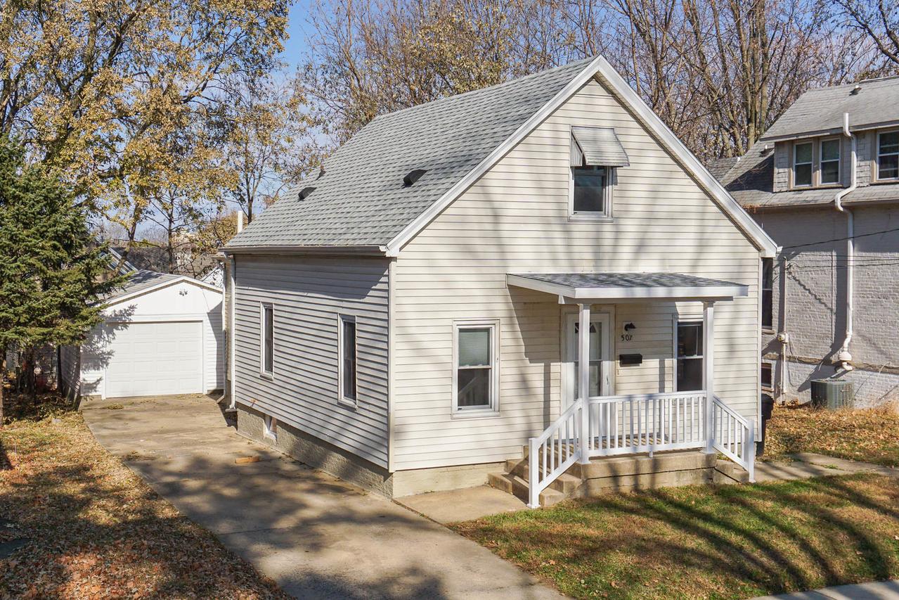 507 W Oakland Ave., Bloomington, IL 61701