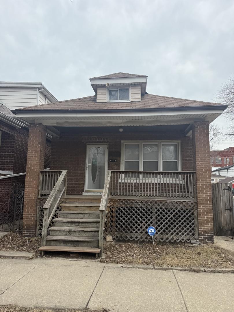 6521 S Saint Lawrence Ave., Chicago, IL 60637