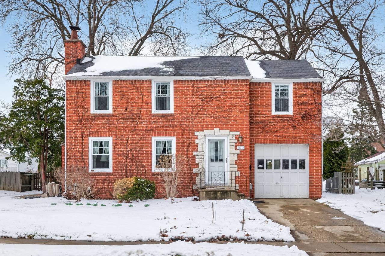 827 N 10th St., Dekalb, IL 60115