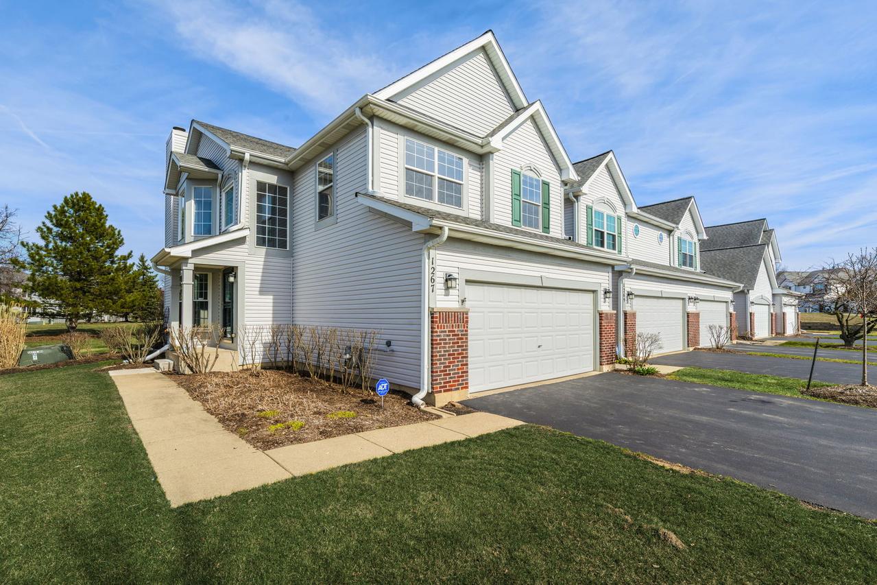 1267 Appaloosa Way, Bartlett, IL 60103