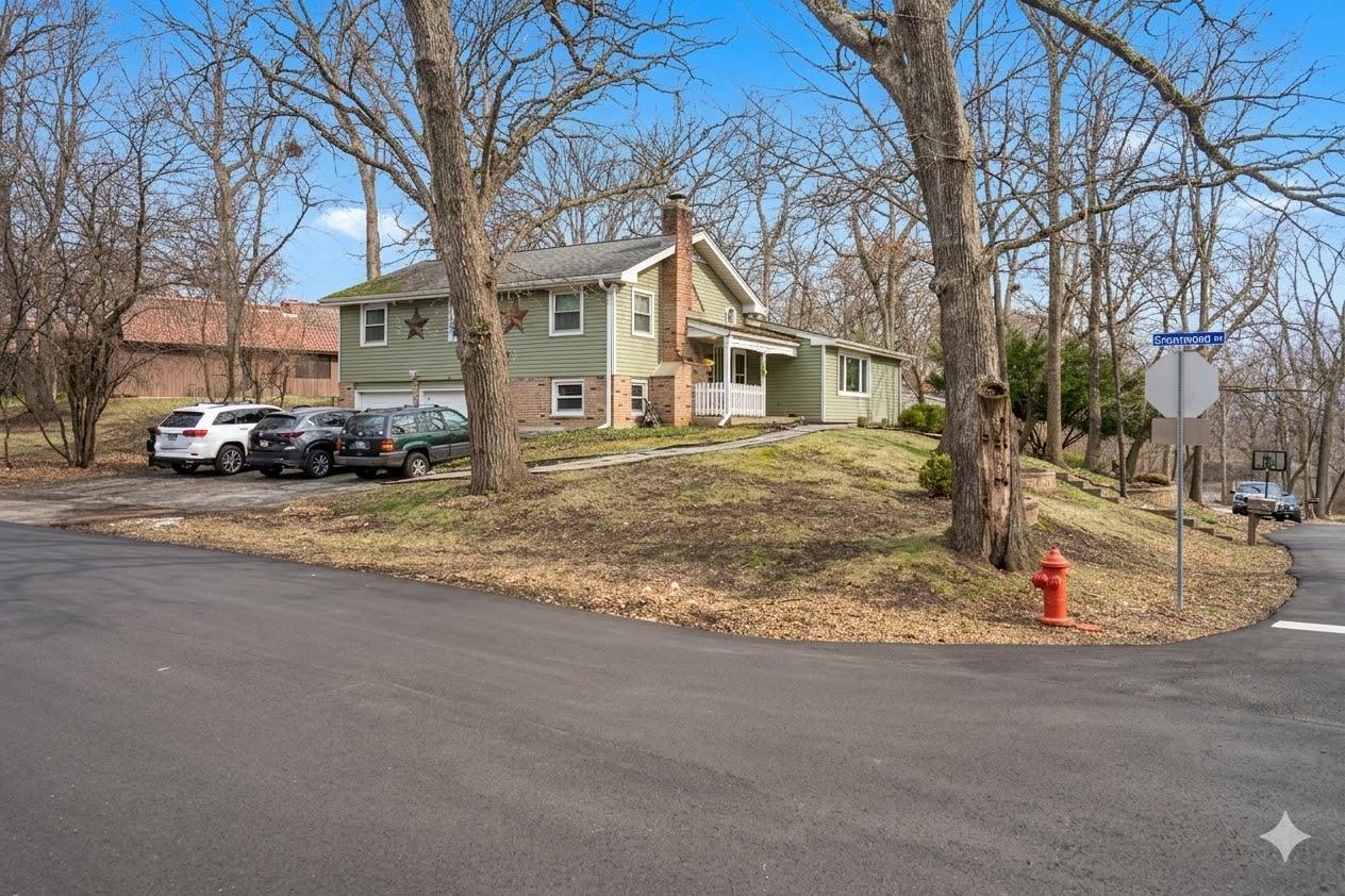 714 Elmwood Dr., Carpentersville, IL 60110