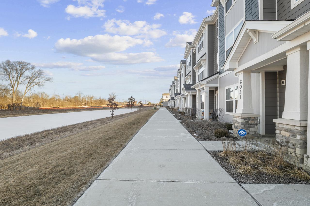 2031 Sequoia Ave., Mundelein, IL 60060