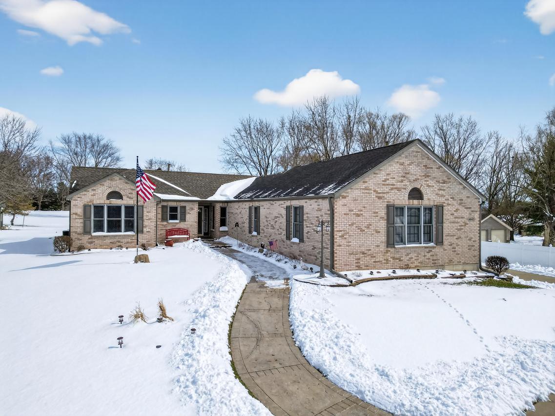 6843 Red Oak Ln., Garden Prairie, IL 61038