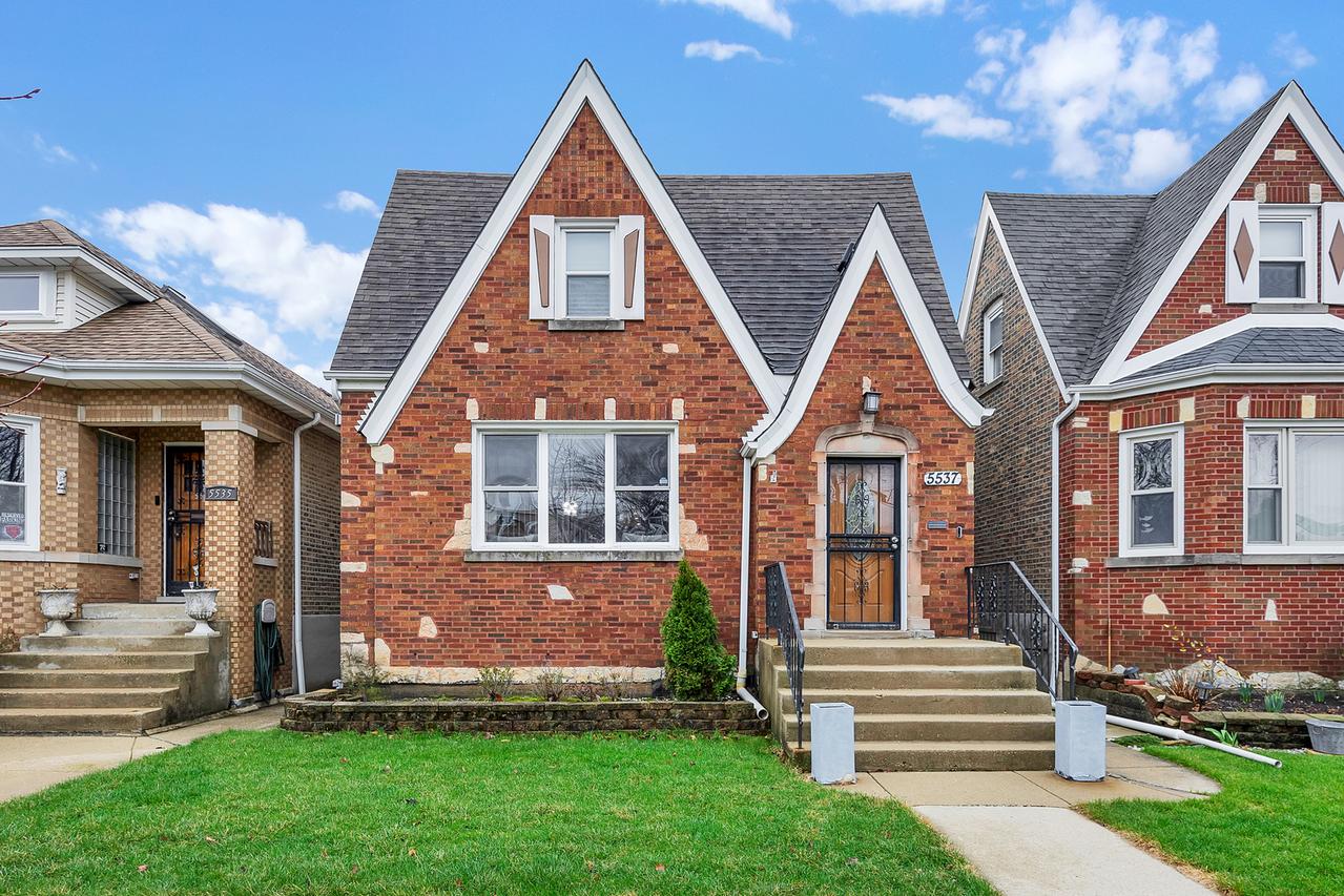 5537 W Melrose St., Chicago, IL 60641