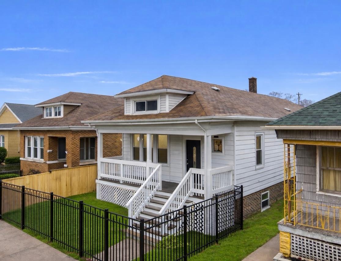 8418 S Essex Ave., Chicago, IL 60617