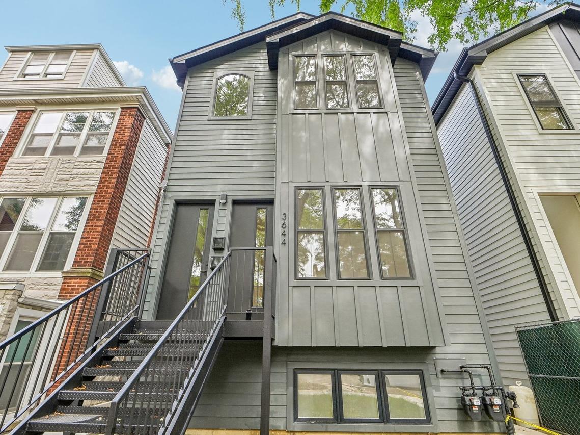 3644 W Cornelia Ave. #1, Chicago, IL 60618