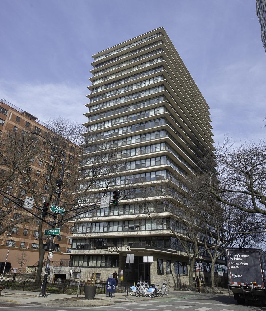 5801 N Sheridan Rd. #18C, Chicago, IL 60660
