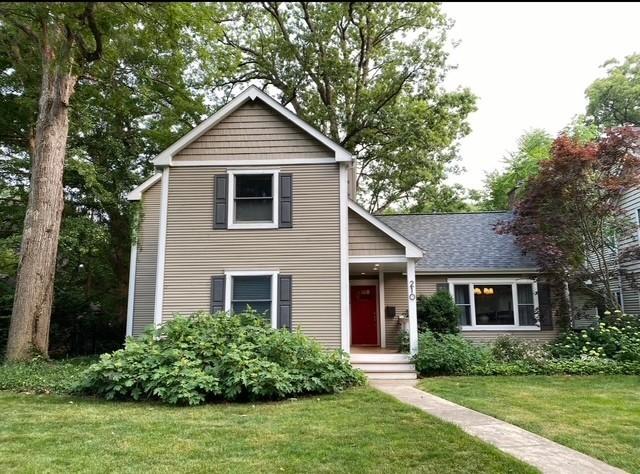 210 Woodward Ave., Geneva, IL 60134