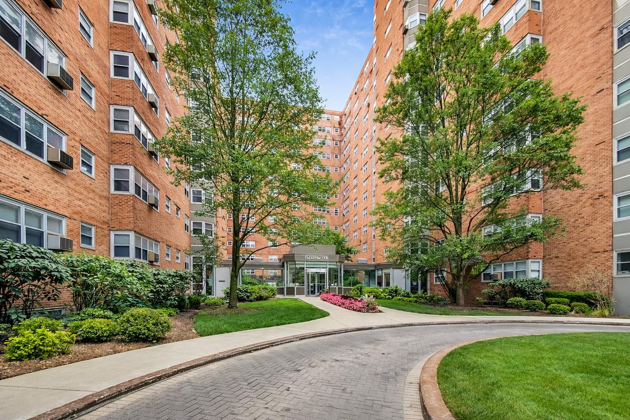 4950 N Marine Dr. #106, Chicago, IL 60640