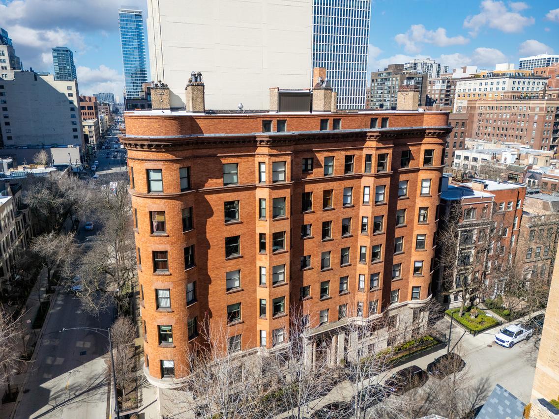 1210 N Astor St. #1B, Chicago, IL 60610