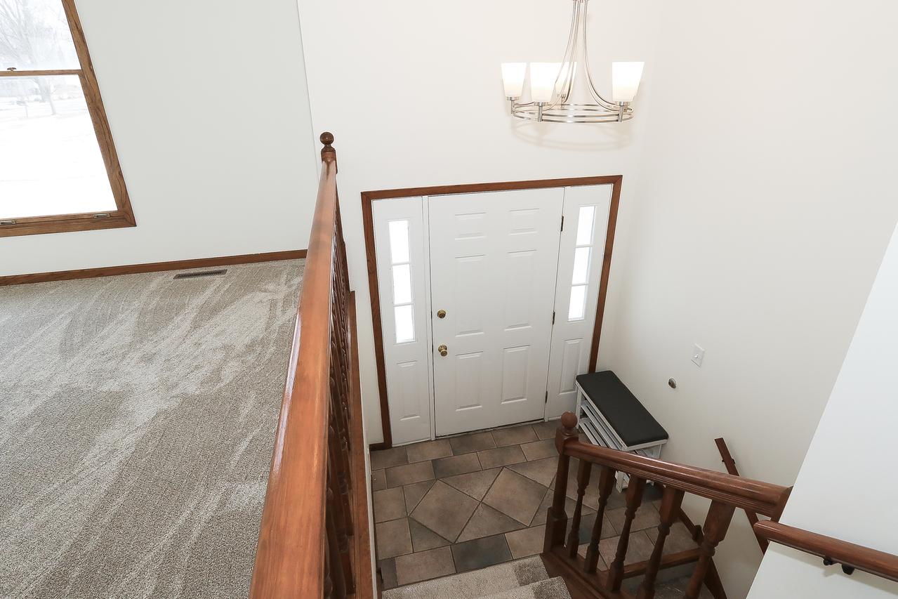 100 Barberry Dr., Crystal Lake, IL 60014