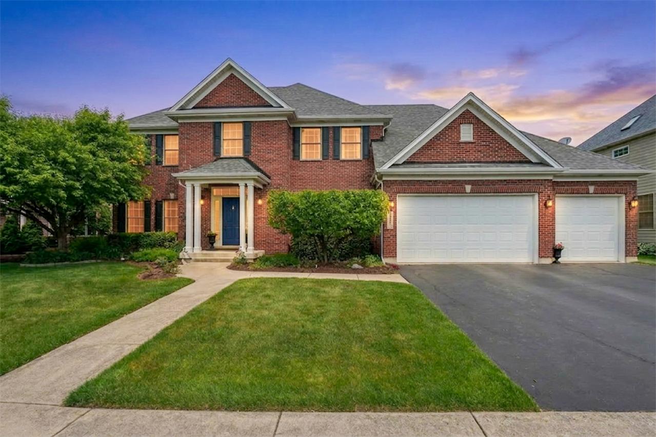 40W612 Blue Lake Cir., St. Charles, IL 60175