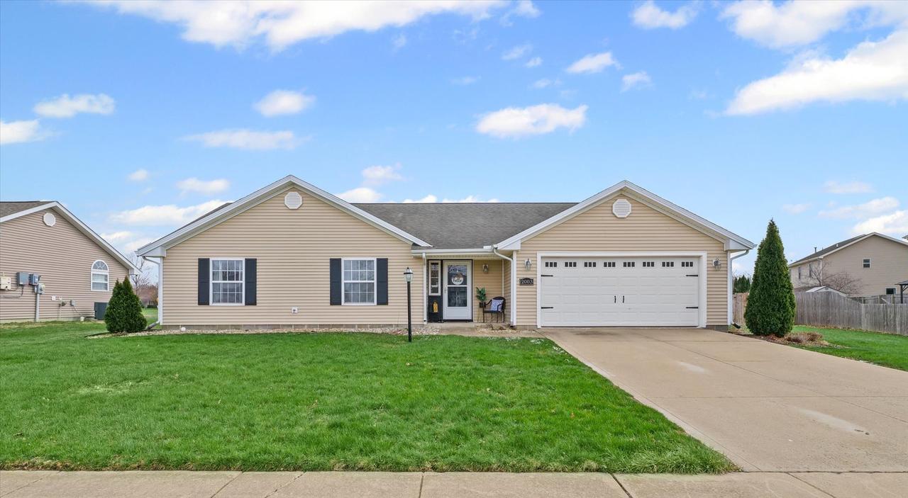2003 Macintosh Ln., Monticello, IL 61856