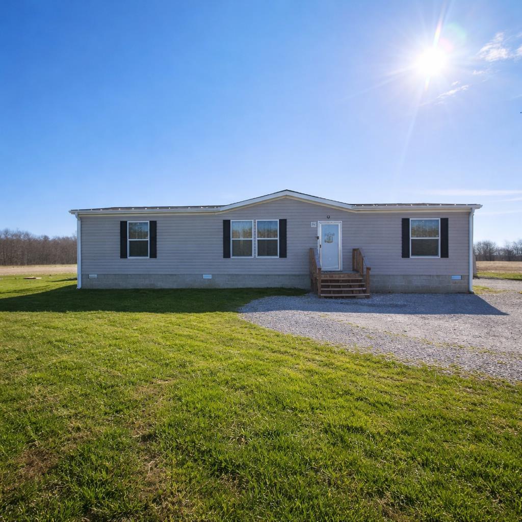 9196 N Riddle Ln., Ashley, IL 62808