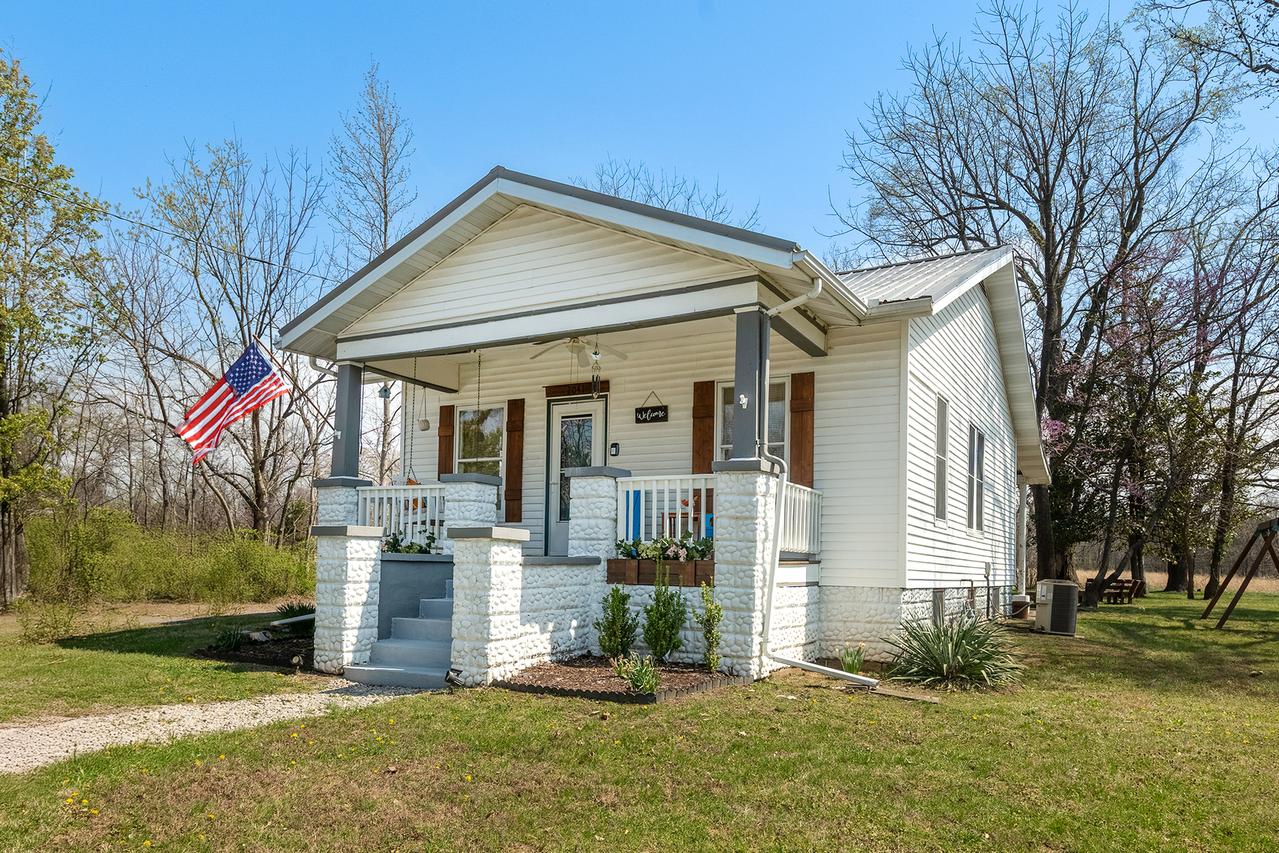 2041 S Illinois Ave., Carbondale, IL 62901