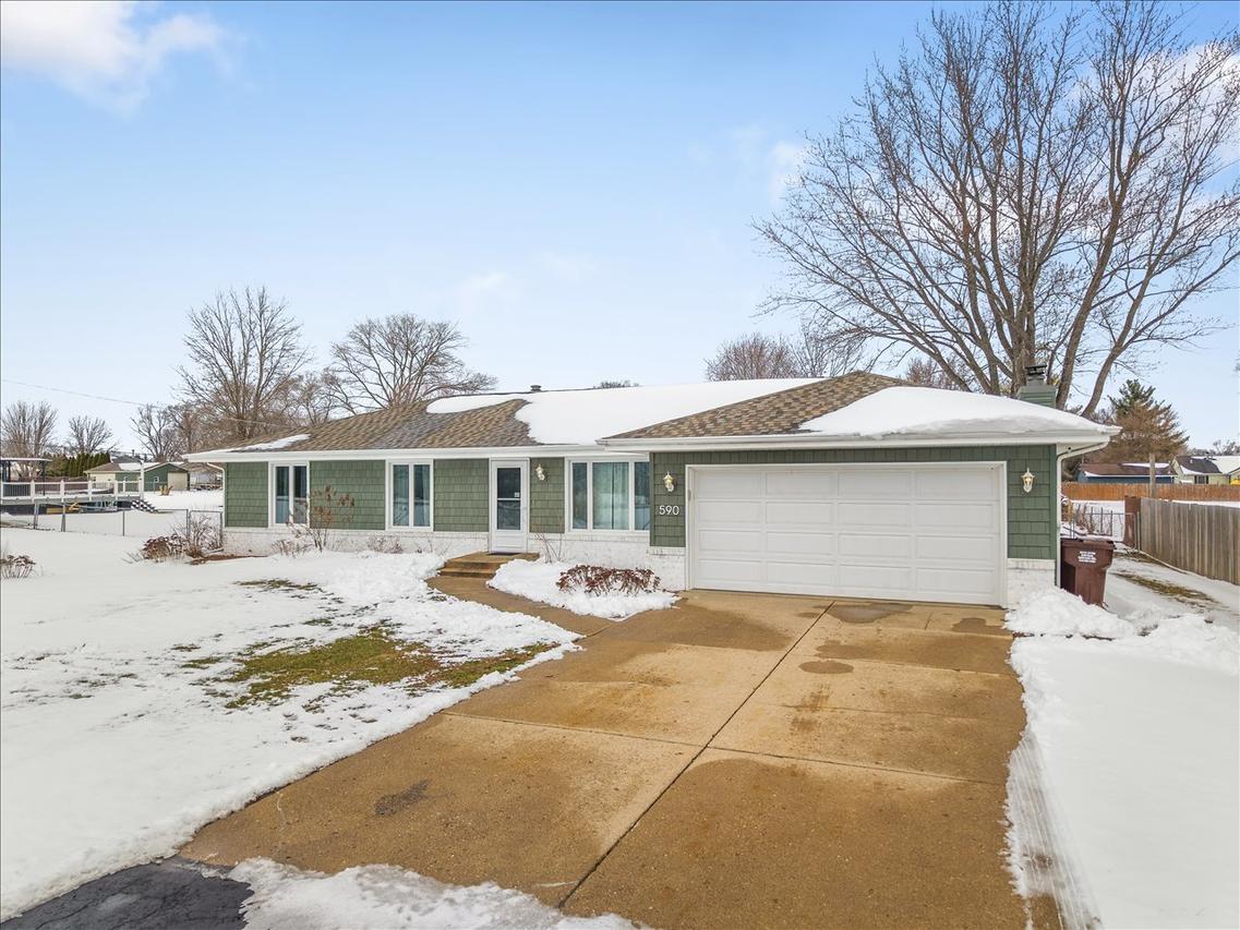 590 Brentwood Rd., Machesney Park, IL 61115