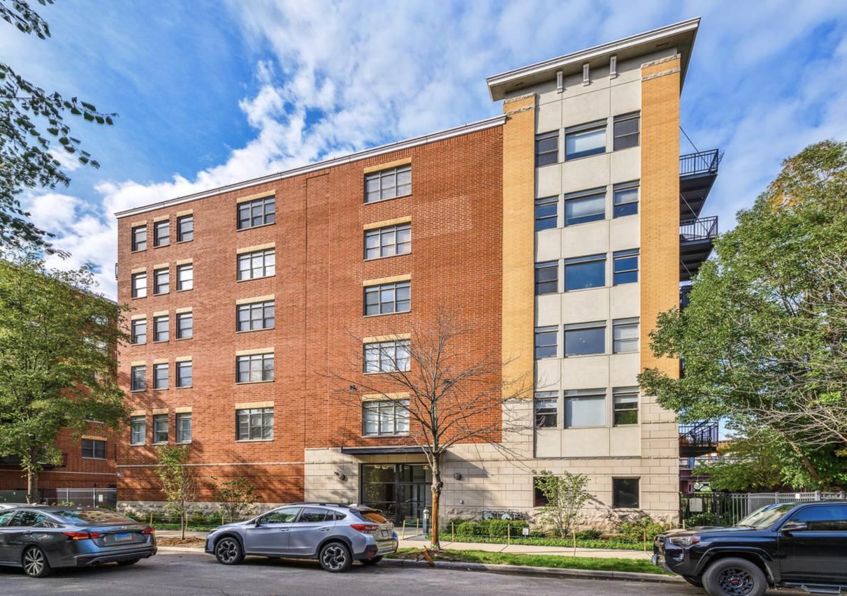 2300 W Saint Paul Ave. #504, Chicago, IL 60647