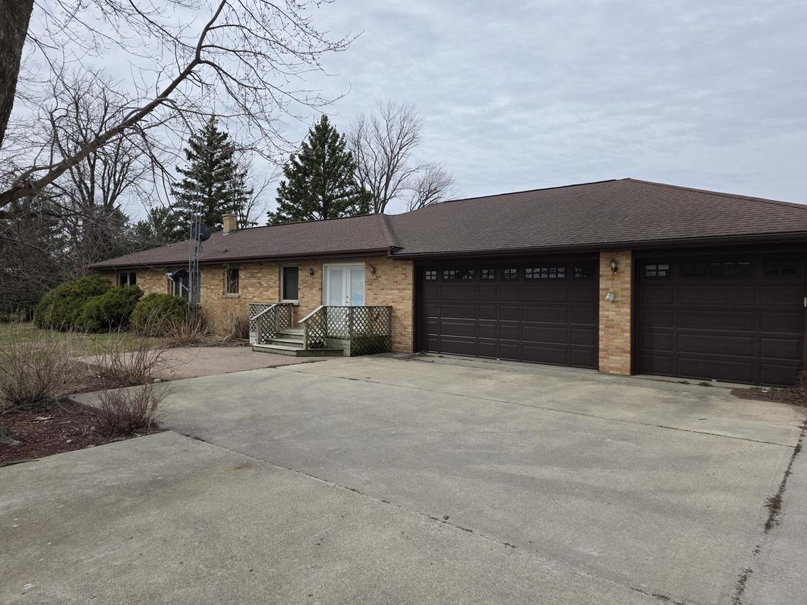 8132 Matznick Rd., Prophetstown, IL 61277