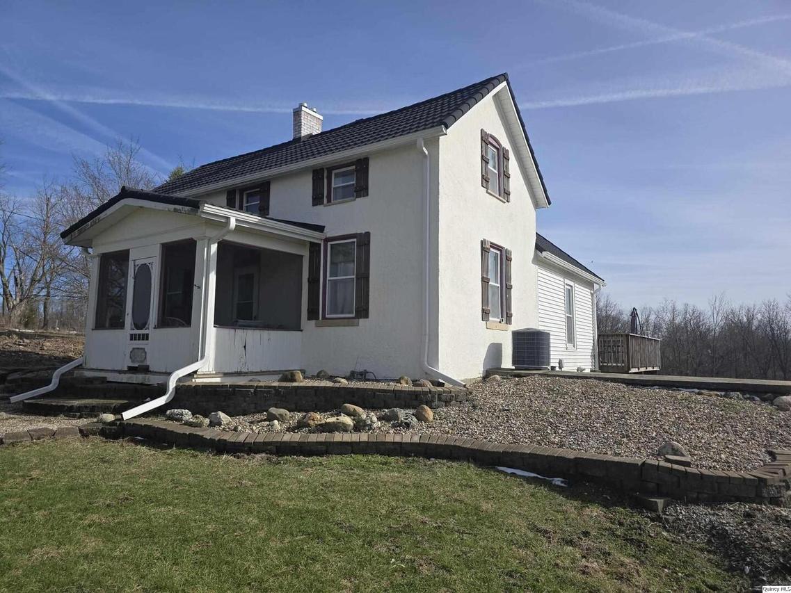 1560 Main St., Warsaw, IL 62379