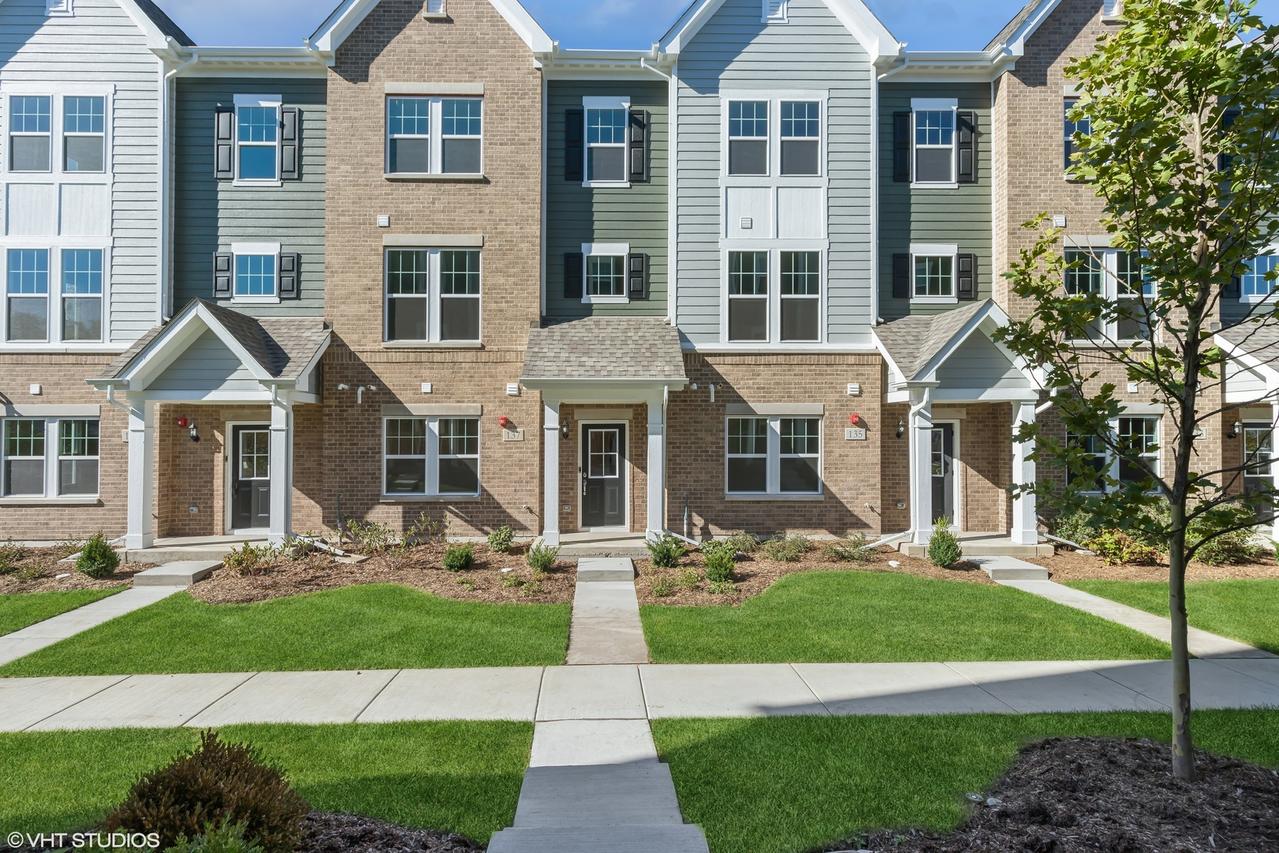 137 Yorktown Ct., Libertyville, IL 60048