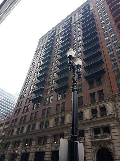 212 W Washington St. #1805, Chicago, IL 60606