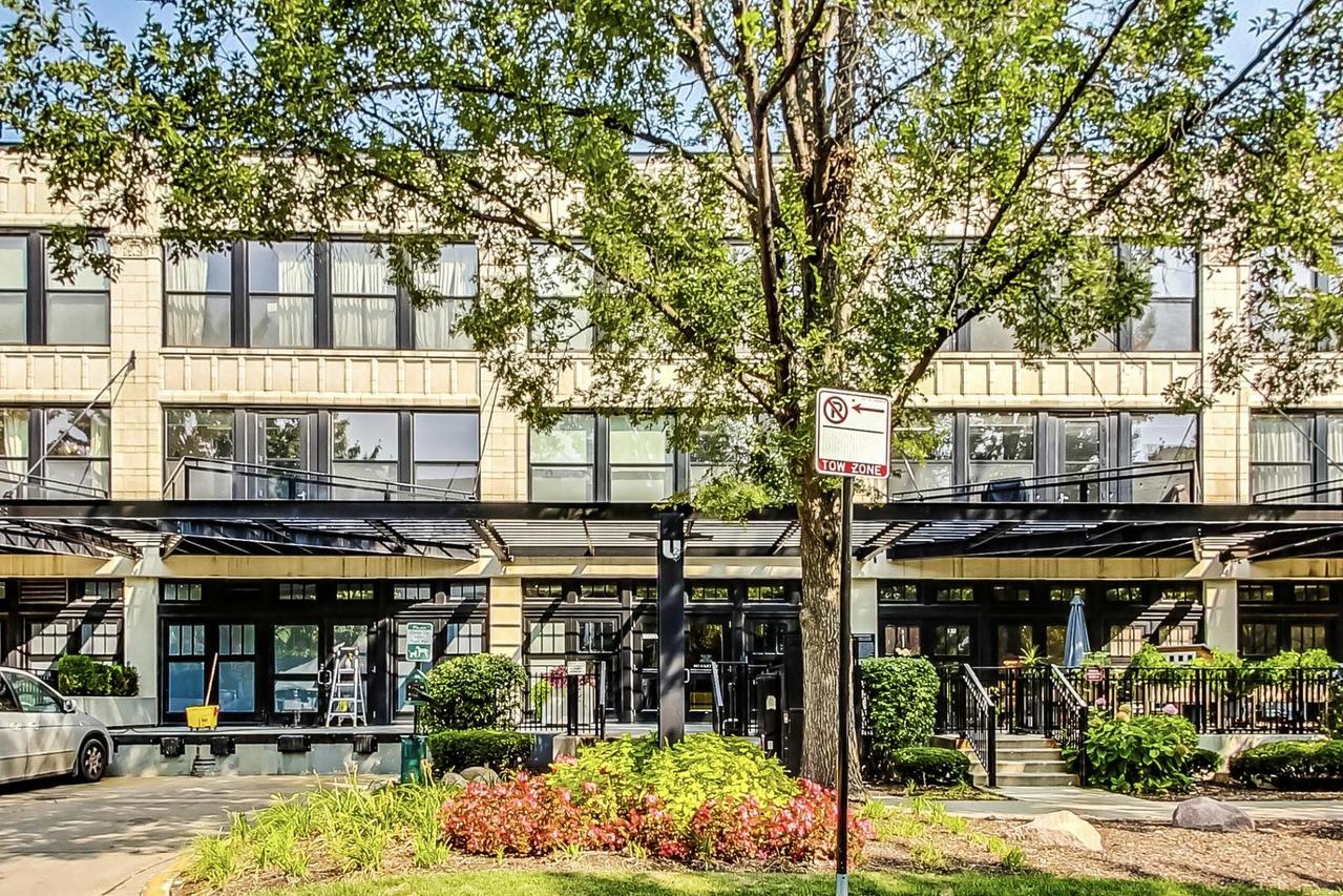 1000 W 15th St. #233, Chicago, IL 60608