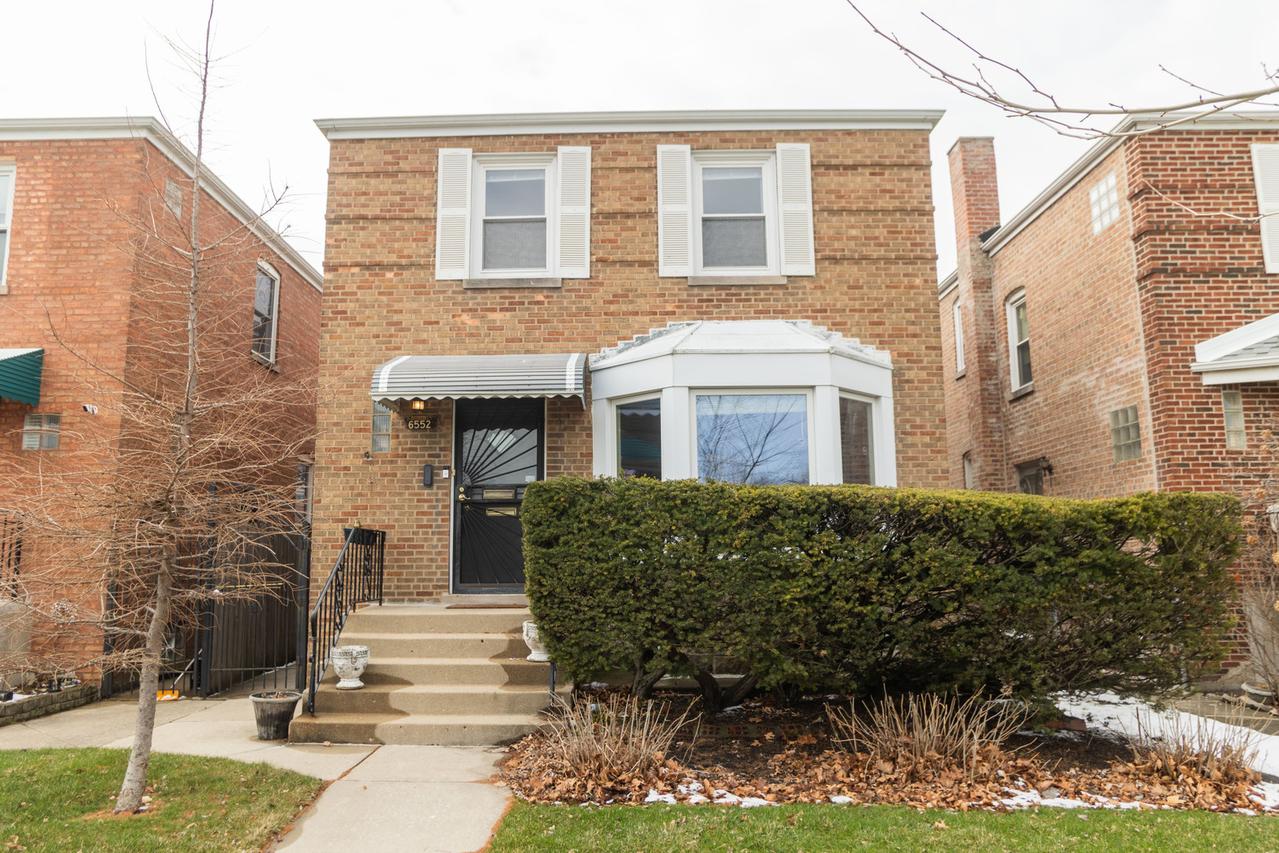 6552 N Troy St., Chicago, IL 60645