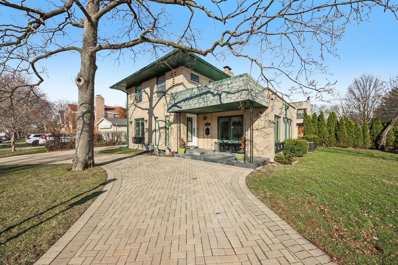 6601 N Trumbull Ave., Lincolnwood, IL 60712