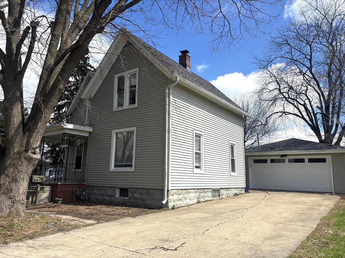 308 S 8th St., Dekalb, IL 60115