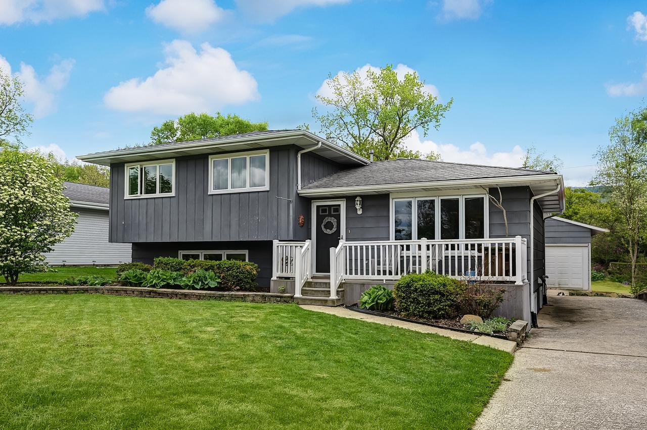 701 Maryknoll Dr., Lockport, IL 60441