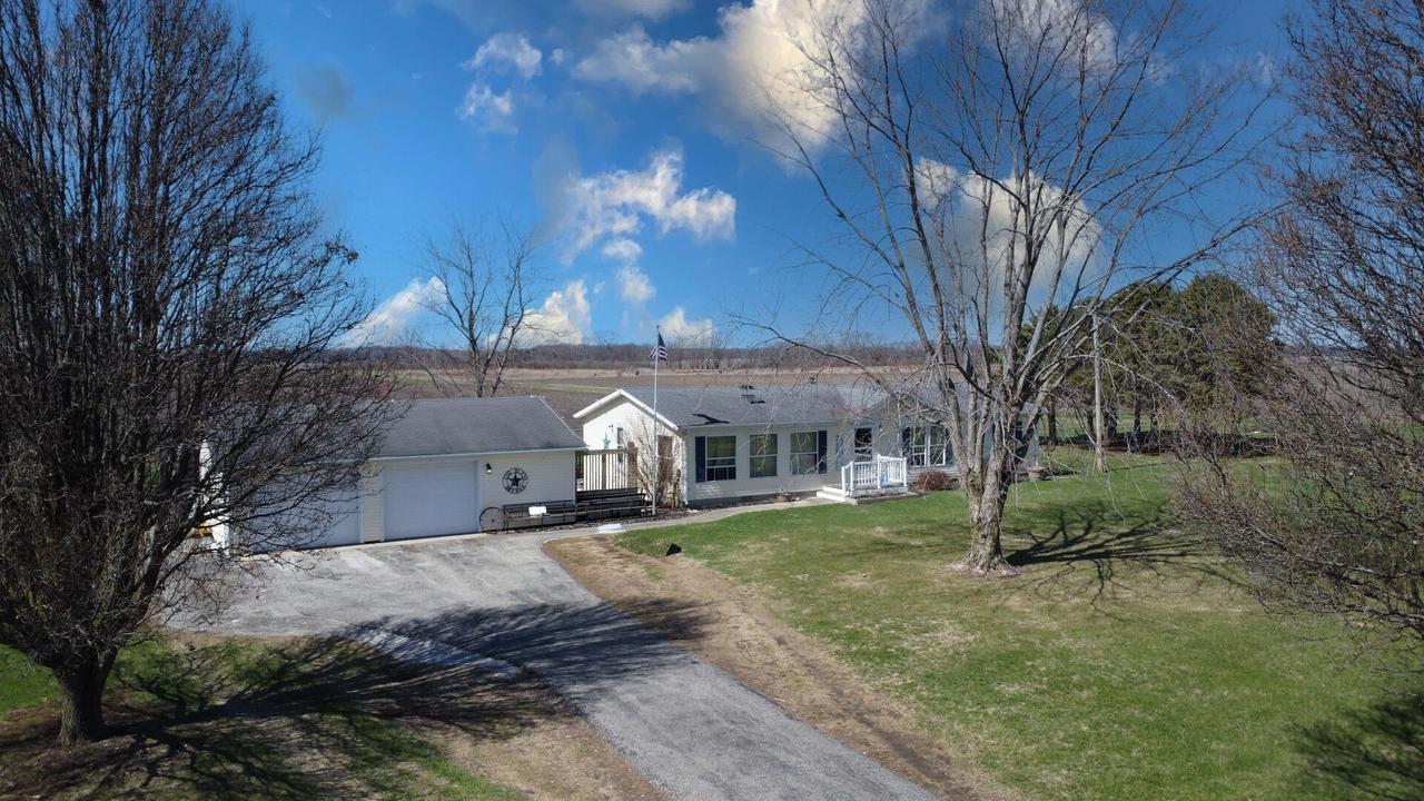 28240 N 990 Rd., Potomac, IL 61865