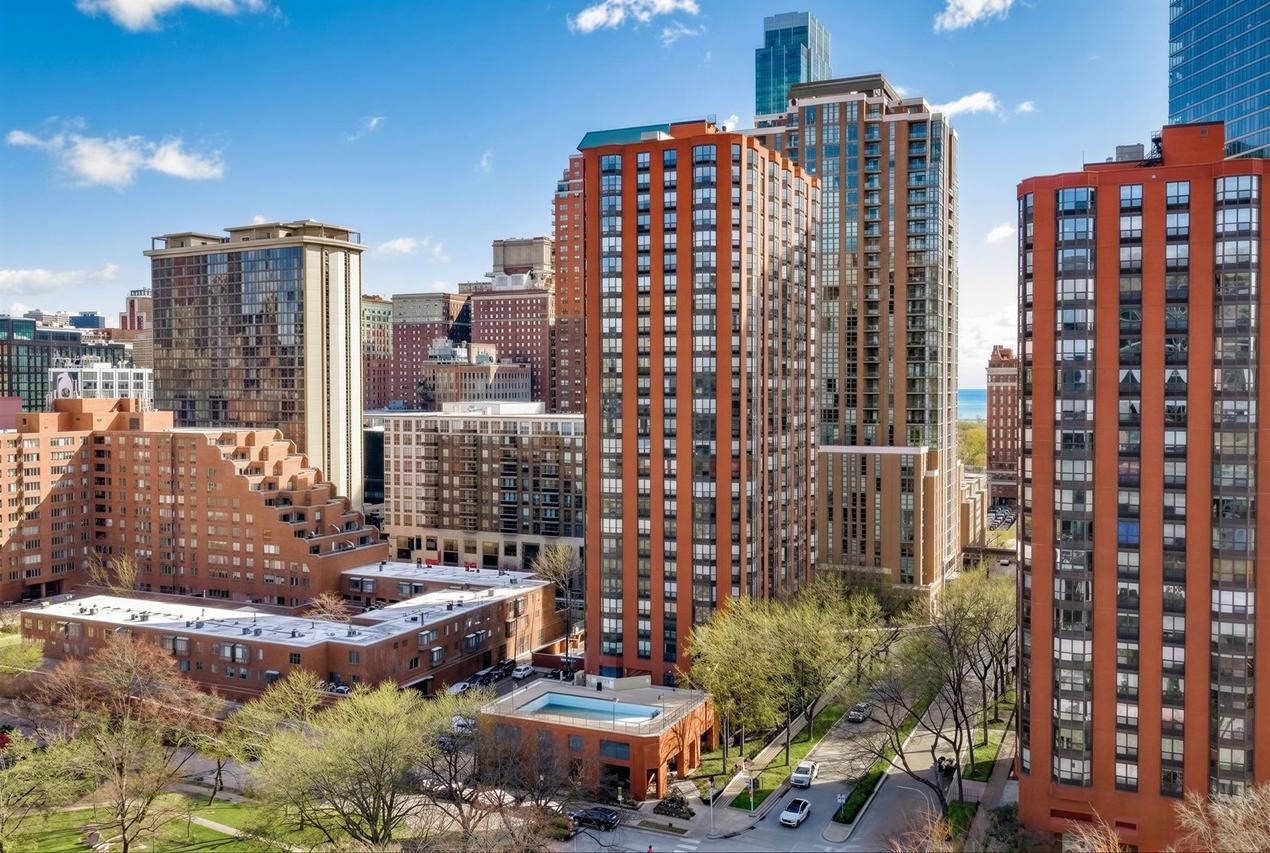 899 S Plymouth Ct. #2010, Chicago, IL 60605