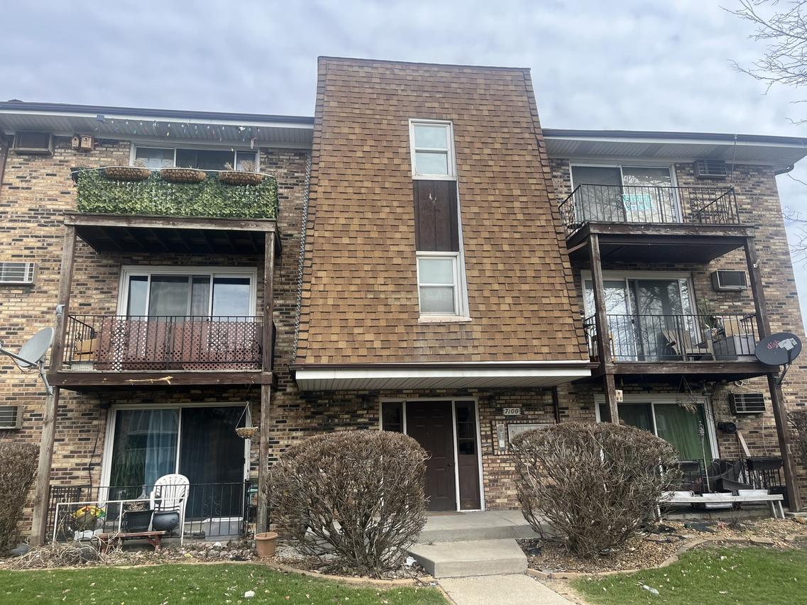 7100 99th St. #204, Chicago Ridge, IL 60415