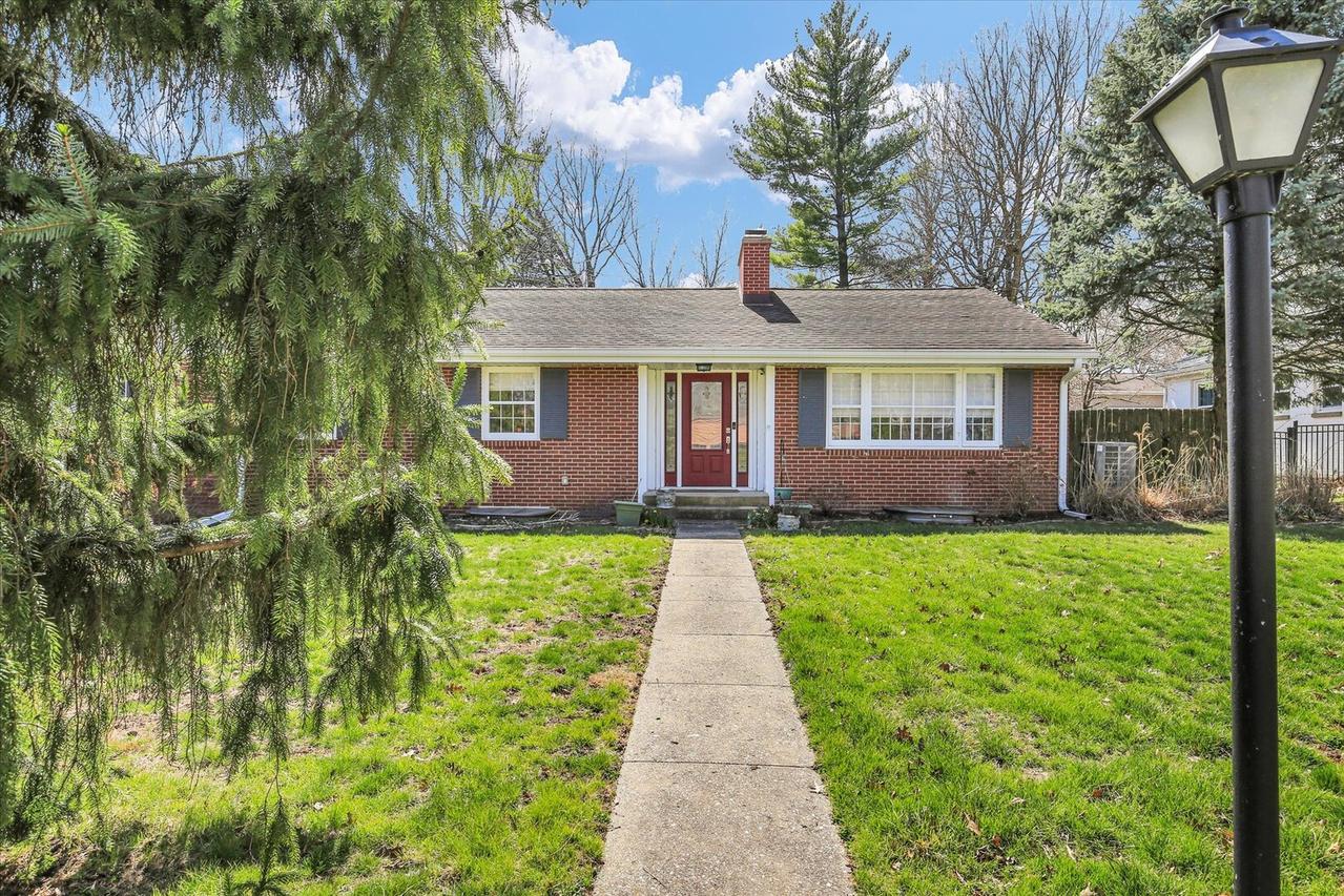 701 Hamilton Dr., Champaign, IL 61820