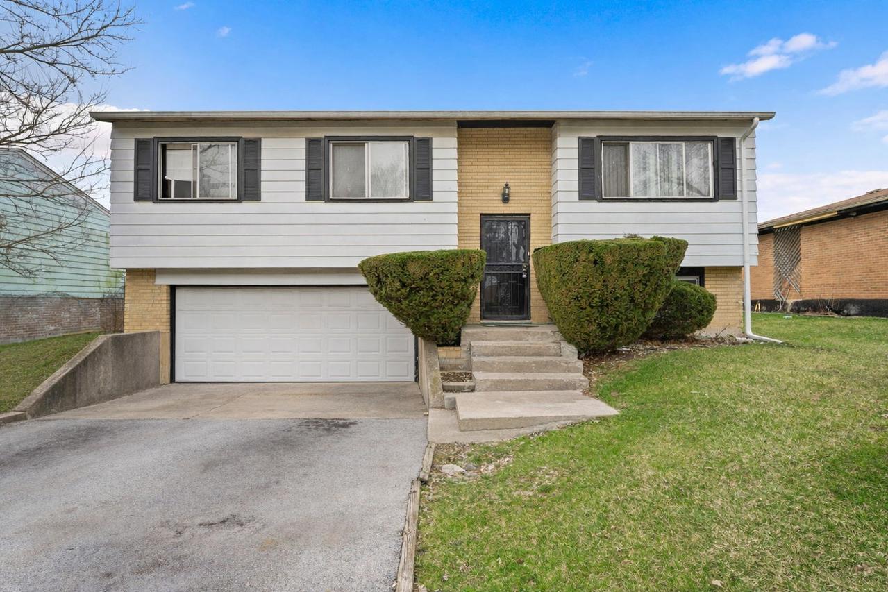 720 Blackhawk Dr., University Park, IL 60484