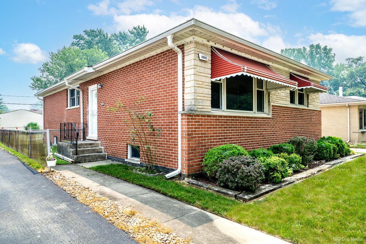 14841 Trumbull Ave., Midlothian, IL 60445