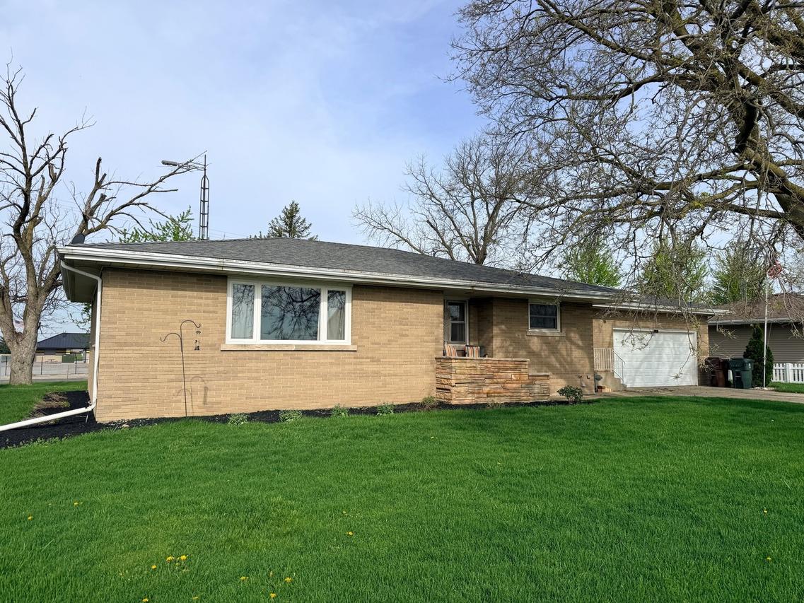 635 N Elm St., Herscher, IL 60941