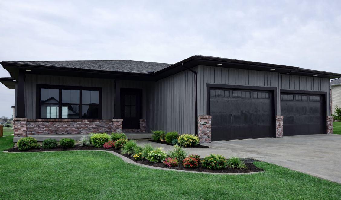 19 Brookstone Cir., Bloomington, IL 61704